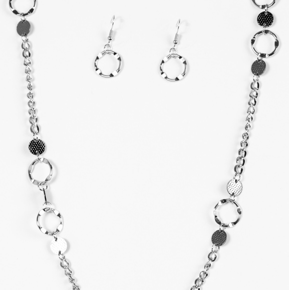 Accessories - Picture 3 of 8